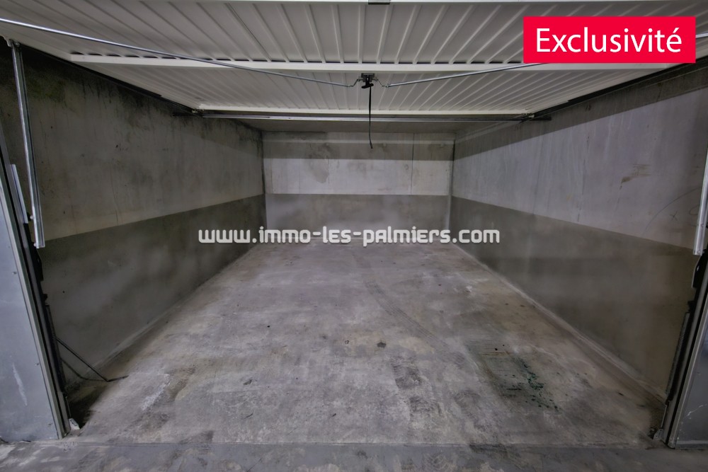 Image 5 : Un spacieux garage d'une ...