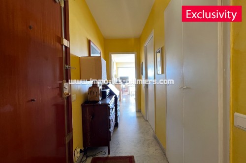 Image 4 : Crossing apartment facing the sea