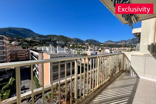 Image 7 : Crossing apartment facing the sea